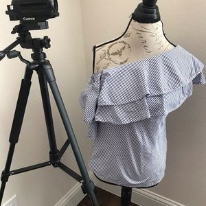 Like your shoulder out? This shirt is for you!